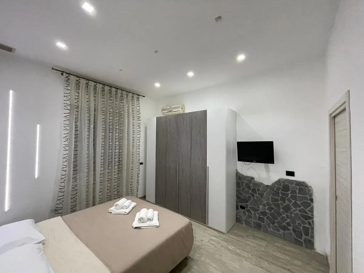 B&B Airport Serenity Suites Naples Bed & Breakfast